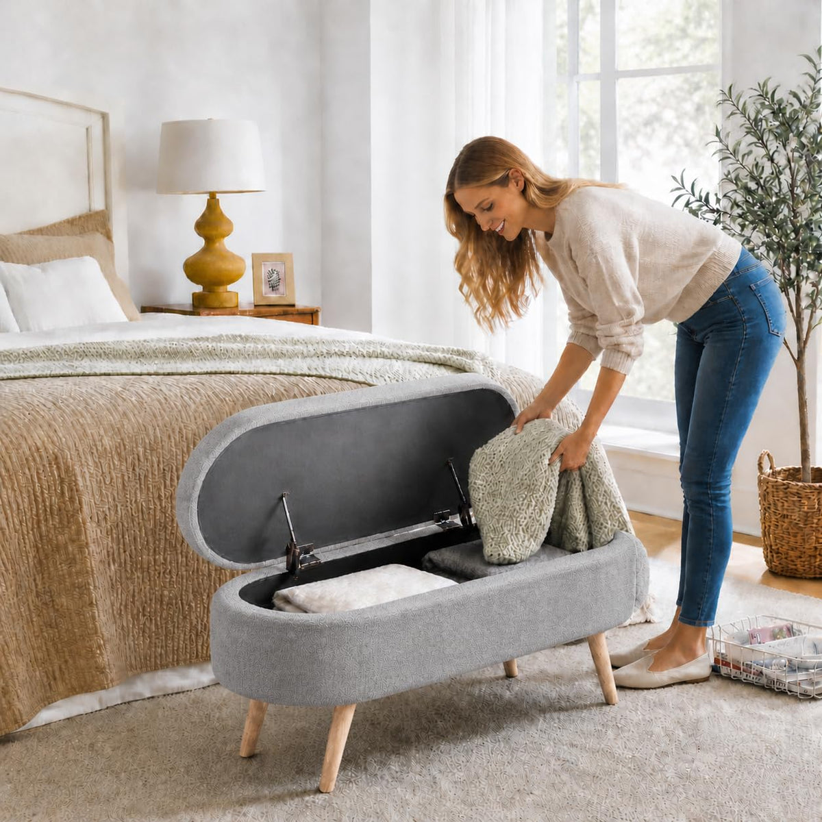 Oval Boucle Storage Ottoman with Wooden Legs G811025