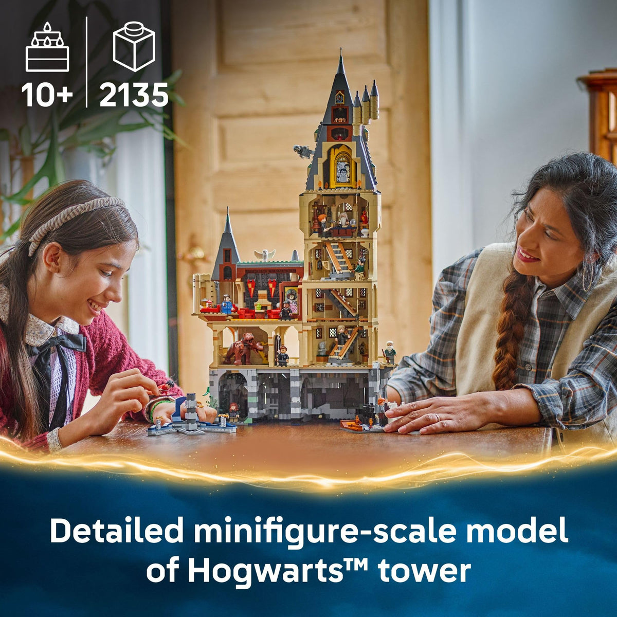 Building Set with 12 Collectible Minifigures W10311